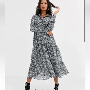 PrettyLittleThing layered shirt maxi dress in grey snake Size 14